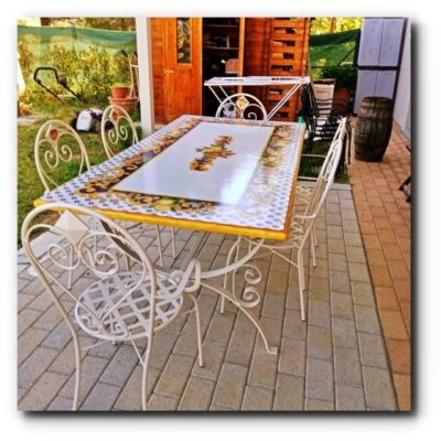 Tavolo in pietra lavica rettangolare dipinto a mano