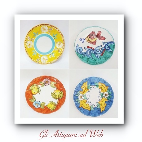 Piatti in ceramica artigianale dipinti a mano da maestri artigiani. Personalizza il tuo servizio con decori a scelta.