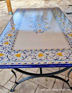 tavolo artigianale in pietra lavica