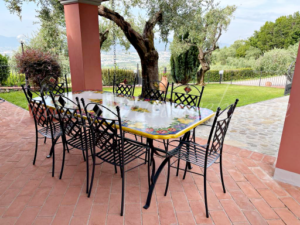 tavolo rettangolare in pietra lavica