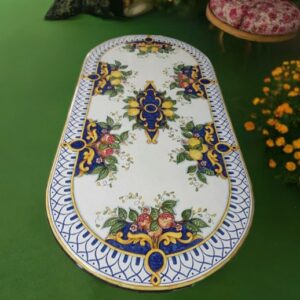 Tavolo in pietra lavica ovale “Fiorito”
